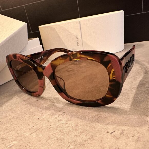 Prada Oversized Tortoiseshell Logo Sunglasses | Brown Gradient | New w/ Box main image 11
